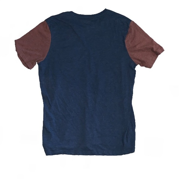 T-Shirt - Picture 2 of 3